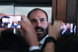 STF confirma condenação de Eduardo Bolsonaro por coação 5 Bolsonaro.jpg