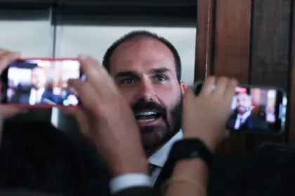 STF confirma condenação de Eduardo Bolsonaro por coação 10 Bolsonaro.jpg