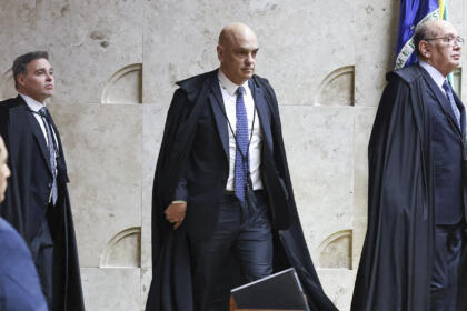 Crise de Alexandre de Moraes no STF gera articulações entre ministros 8 Cristiano Zanin Andre Mendonca Alexandre de Moraes e Gilmar Mendes no STF 1
