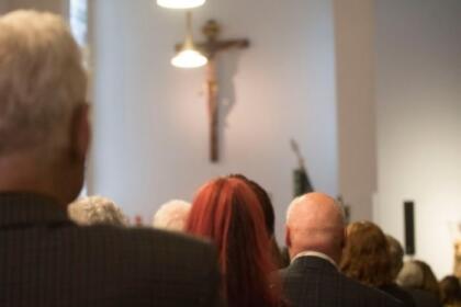 Frequência em cultos protestantes nos EUA aumenta, mas conversões caem 1 Culto em igreja nos EUA