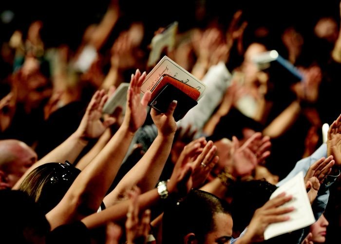 Evangélicos representam 26,9% da população brasileira, aponta IBGE 1 Culto evangelico Imagem Canva Pro