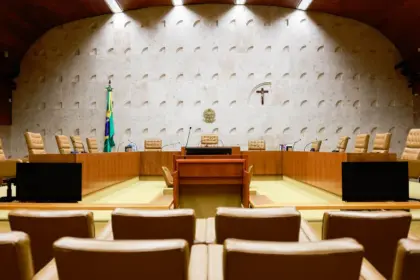 Crise institucional: laços entre ex-banqueiro e ministros do STF são revelados 9 DIA HISTORICO 1