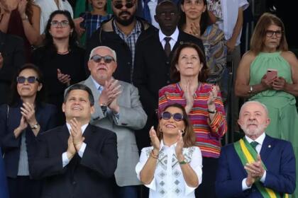Lula e líderes dos Três Poderes marcam presença no desfile de 7 de Setembro em Brasília 3 Desfile Brasilia