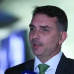 TSE ordena remoção de links de produtos associados a Flávio Bolsonaro 3 Flavio tarifaco