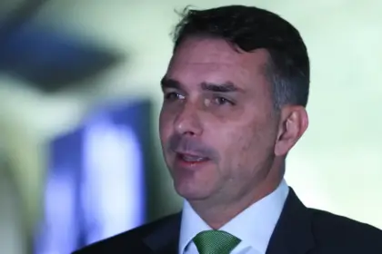 TSE ordena remoção de links de produtos associados a Flávio Bolsonaro 4 Flavio tarifaco