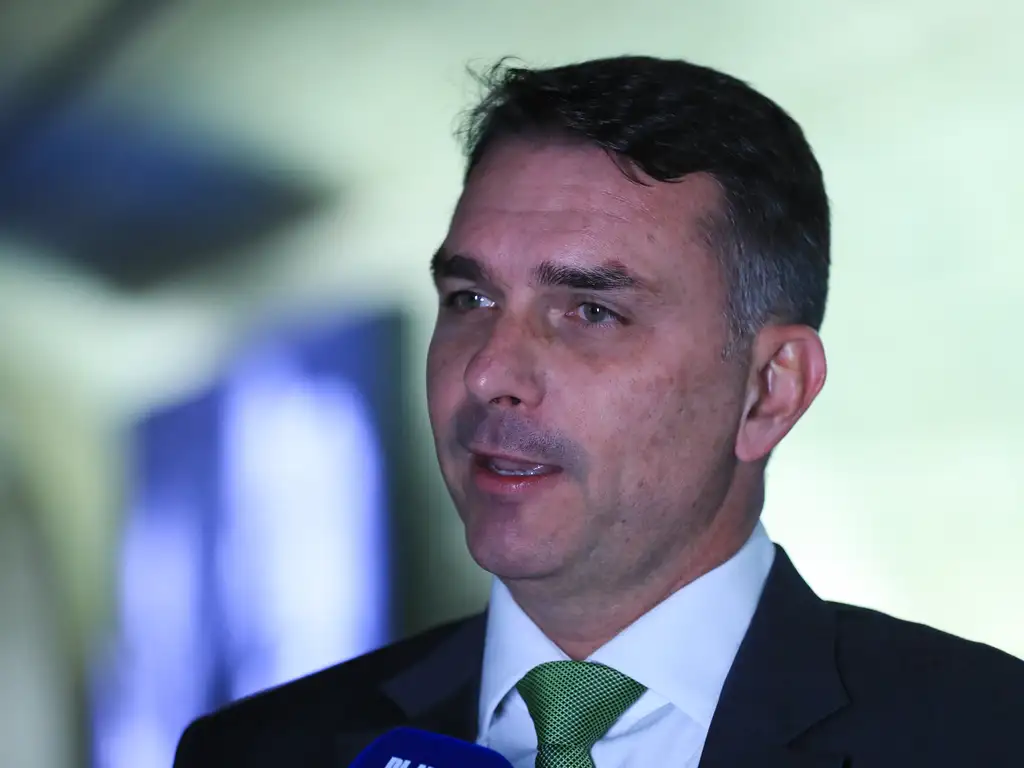 TSE ordena remoção de links de produtos associados a Flávio Bolsonaro 1 Flavio tarifaco