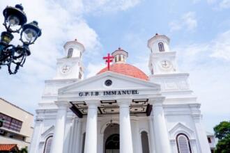 Cultos da Igreja Cristã de Java Oriental são suspensos na Indonésia após pressão da comunidade muçulmana 5 Igreja protestante na Indonesia Foto Canva Pro
