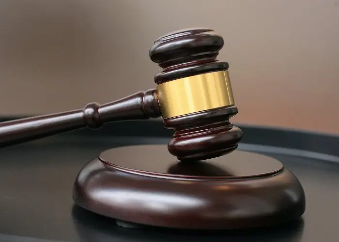 Tribunal de Justiça de São Paulo mantém despejo de templo da Igreja Universal em Guarulhos 1 Martelo da Justica Foto Canva Pro