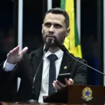 Cleitinho Azevedo lidera intenções de voto para governo de Minas Gerais, aponta pesquisa 3 Senador Cleitinho.jpg