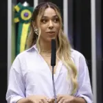TRE-SP determina remoção de vídeo de humorista que critica Erika Hilton 3 Universidade Erika Hilton.jpeg