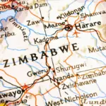 Acidente trágico no Zimbábue resulta em 27 mortes de fiéis em viagem religiosa 4 acidente micro onibus caminhao zimbabue 27 mortos