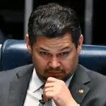 Davi Alcolumbre se defende de acusações após divulgação de mensagens com banqueiro 3 alcolumbre 5 1