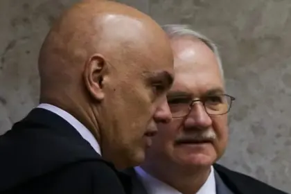 Moraes propõe mudança na pauta do STF para investigar Mendonça 8 alexandre de moraes com edson fachin foto marcelo camargo agencia brasil 2