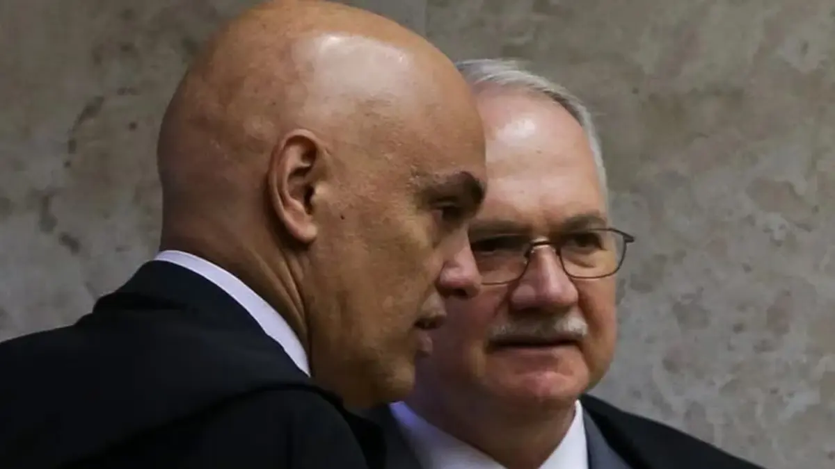Moraes propõe mudança na pauta do STF para investigar Mendonça 1 alexandre de moraes com edson fachin foto marcelo camargo agencia brasil 2