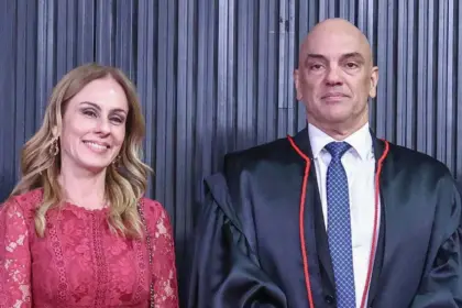 Escritório de Viviane Barci confirma voos de táxi aéreo com Alexandre de Moraes 1 alexandre de moraes and viviane barci august 2022 copiar 910x568.jpg