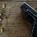 Pesquisa revela que 80% dos brasileiros percebem aumento da violência no país 4 arma.jpg