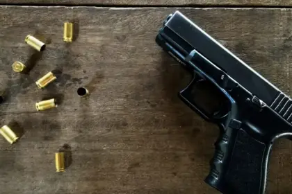 Pesquisa revela que 80% dos brasileiros percebem aumento da violência no país 3 arma.jpg