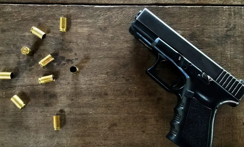 Pesquisa revela que 80% dos brasileiros percebem aumento da violência no país 1 arma.jpg
