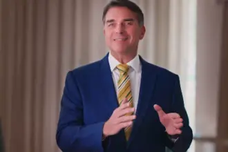 Flávio Bolsonaro critica Lula e o chama de "pai do tigrinho" em carreata no RJ 6 captura de tela 2026 09 15 as 11.17.40.png