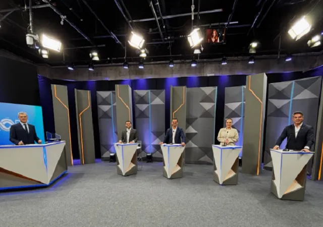 Debate no RS aborda segurança, educação e enchentes antes das eleições 1 debaters.jpg