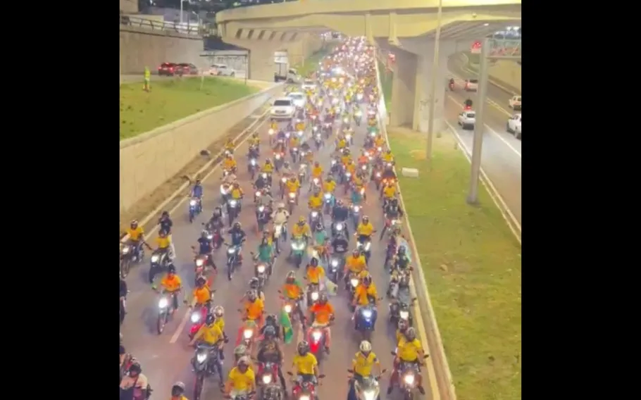 Flávio Bolsonaro lidera motocarreata em Natal com apoiadores 1 feira livre 78