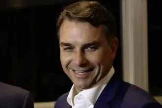 TSE derruba fake news sobre Flávio Bolsonaro e Nossa Senhora Aparecida 6 flavio 3 910x568.jpg 1