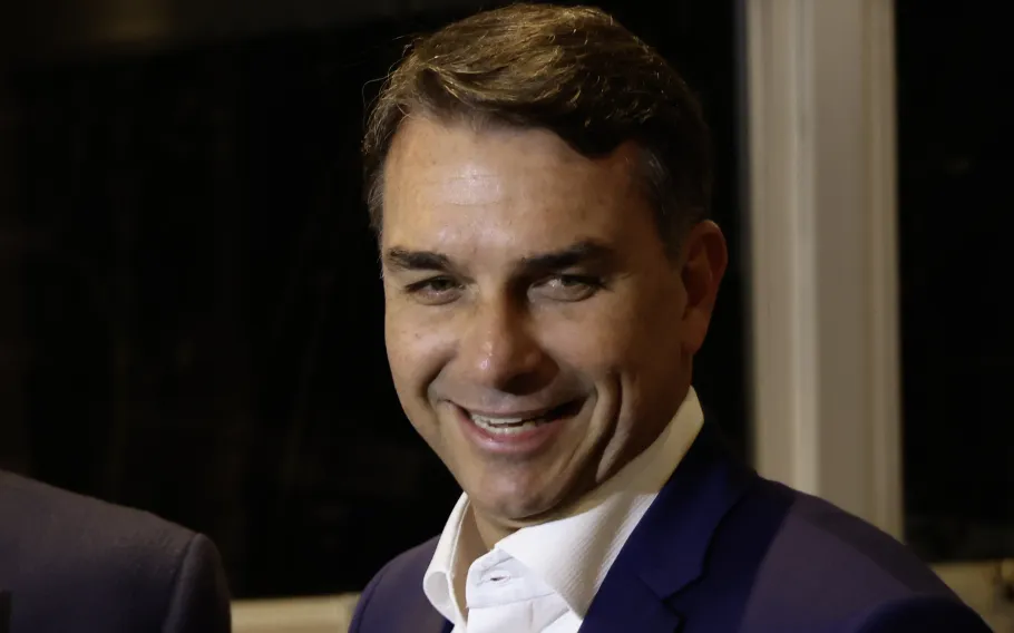 TSE derruba fake news sobre Flávio Bolsonaro e Nossa Senhora Aparecida 1 flavio 3 910x568.jpg 1