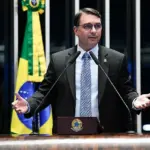 Quase 1 milhão de postagens sobre boato envolvendo Flávio Bolsonaro em 55 horas 3 flavio 4.jpg