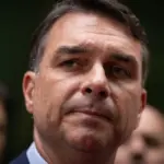 Flávio Bolsonaro desautoriza Zé Trovão sobre ação contra reajuste do Bolsa Família 4 flavio bolsonaro 1