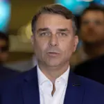 Defesa de Flávio Bolsonaro solicita suspensão de investigações e critica escolha de relatores pelo PT 3 flavio bolsonaro 2
