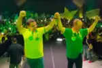 Flávio Bolsonaro critica Moraes e promete ministros conservadores em comício em SC 10 flavio em sc.jpg