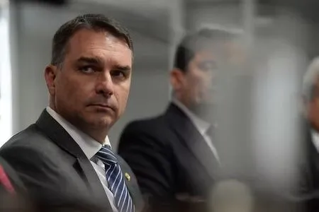 Flávio Bolsonaro supera Lula em intenções de voto em São Paulo; Tarcísio se destaca na corrida pelo governo 7 flavio lidera em sp.jpeg