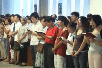 Polícia chinesa detém 11 idosos cristãos durante encontro em Chengdu 6 image 15 e1752661873423