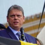 Tarcísio de Freitas é multado por propaganda eleitoral irregular em templo religioso 3 image 3