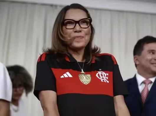 Torcedores do Flamengo criticam Janja por usar camisa do clube em evento 1 janja flamengo.jpeg