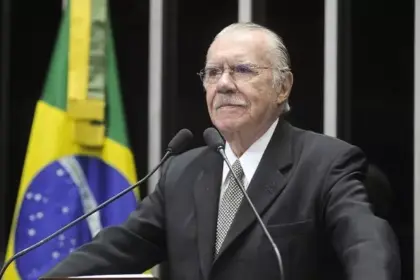 José Sarney é hospitalizado em São Paulo para tratamento de pneumonia 10 jose sarney tribuna do senado marcos oliveira agencia senado.jpg