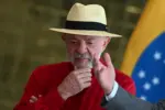 Lula se reúne com empresários em São Paulo antes do primeiro turno das eleições 12 lula agro ajoelhar