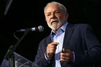 Vereador do Novo denuncia Lula à PGR por comentários sobre mulheres 4 lula cobra fachin 910x568.jpeg