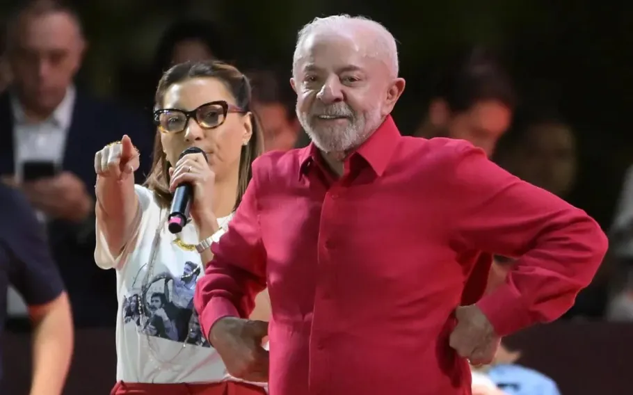 Lula se defende de críticas sobre exames e é apoiado por Janja em ataque a Nikolas Ferreira 1 lula e janja em salvador