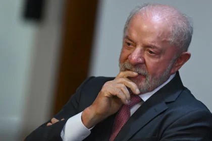 ABI, que processou Moraes, declara apoio à reeleição de Lula 2 lula foto andre borges efe 20