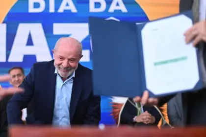 Lula sanciona isenção de imposto sobre compras internacionais e atribui pressão a Arthur Lira 9 lula foto andre borges efe 21