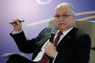 Conflito no STF: Fachin em meio a tensões entre ministros 8 minedsonfachin 910x568.jpg