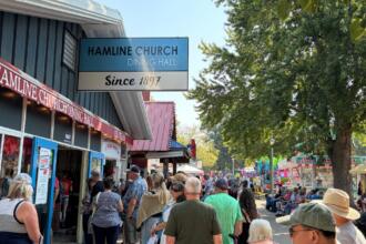 Comunidade se mobiliza para servir no Minnesota State Fair com tradição e fé 4 minnesota state fair ministry