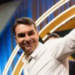 Flávio Bolsonaro desaprova aumento de 15% no Bolsa Família 2 news 142909