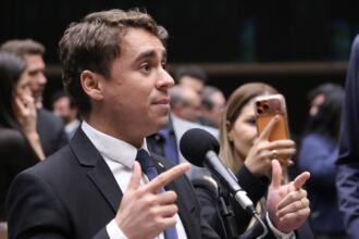 TRE-MG determina remoção de reportagens que atribuíram a Nikolas Ferreira expressão "lindão" 4 nikolas ferreira foto kayo magalhaes camara dos deputados 1
