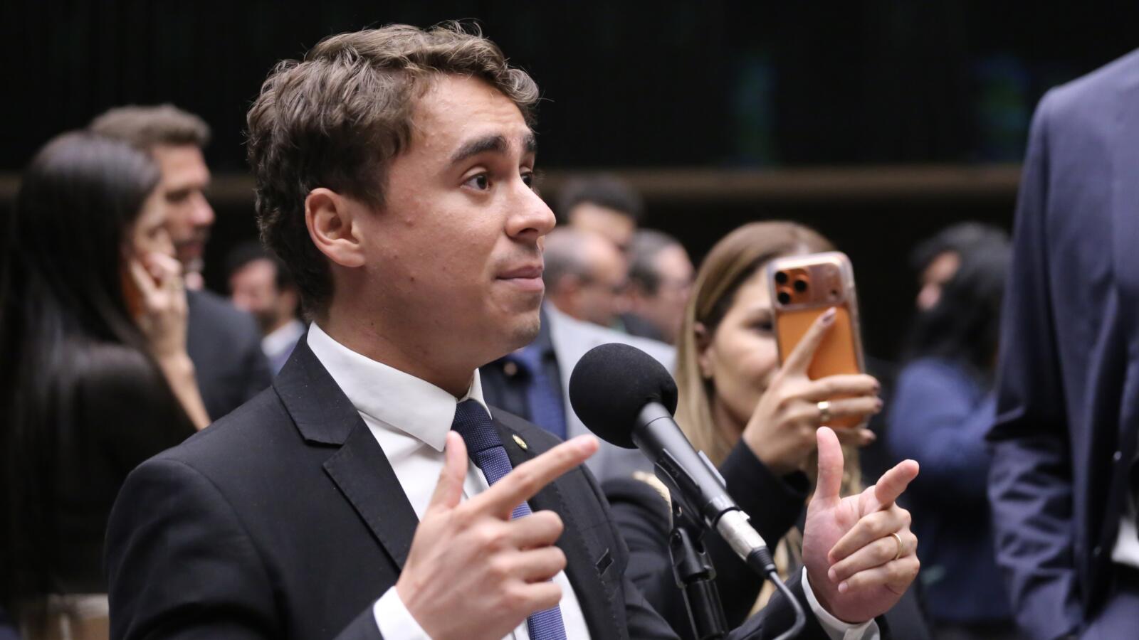 TRE-MG determina remoção de reportagens que atribuíram a Nikolas Ferreira expressão "lindão" 1 nikolas ferreira foto kayo magalhaes camara dos deputados 1 scaled