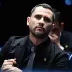Cleitinho Azevedo lidera intenções de voto para governo de Minas Gerais 3 o senador cleitinho lidera as pesquisas ao governo de minas com xx 888x568.jpg