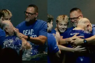 Pastor realiza batismo do pai de 81 anos após 35 anos de oração 6 1792022644160 d9388d84e1f6