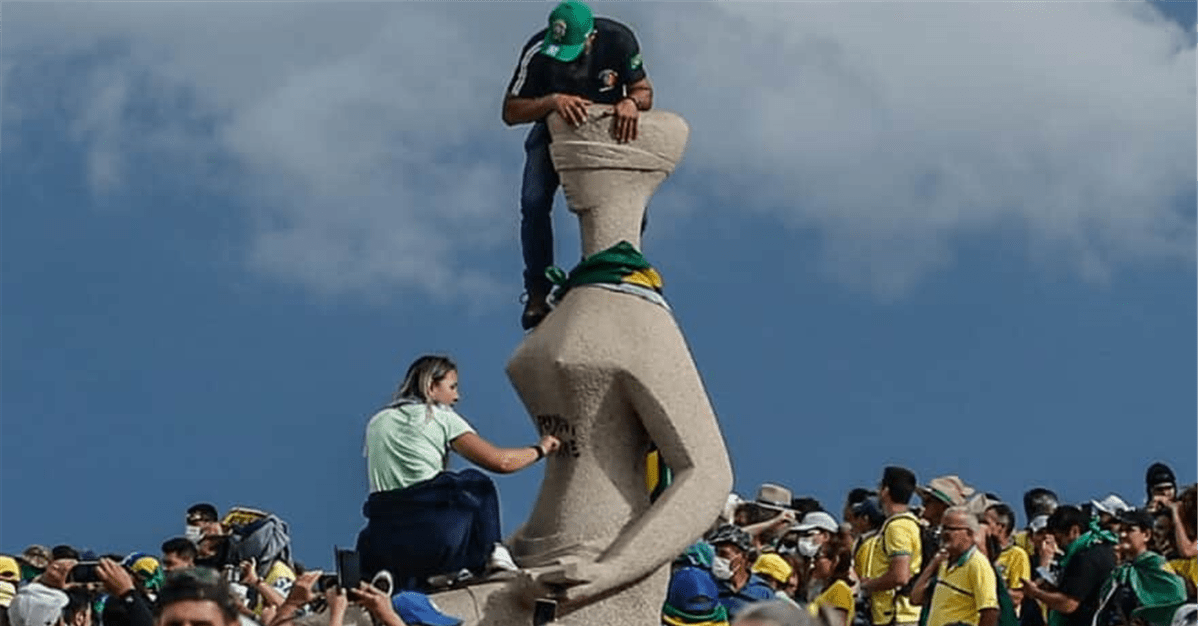 Irmã de Débora do Batom critica restrições impostas por Alexandre de Moraes 1 1792531178801 4af52a207216