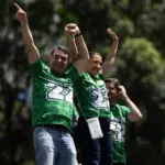 Flávio Bolsonaro mobiliza apoiadores na Avenida Paulista e provoca Lula antes do debate 3 1810flavio.paulista